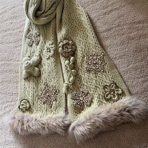 Oscar de la Renta Floral Embellished cashmere Scarf with Rabbit Fur Trim